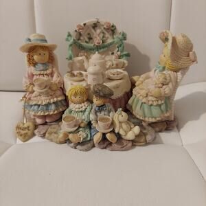 Heart Tugs "Rose Garden Tea Party" San Francisco Music Box (Works Great)